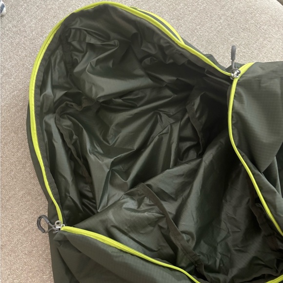 Osprey Airporter- M - Picture 4 of 13